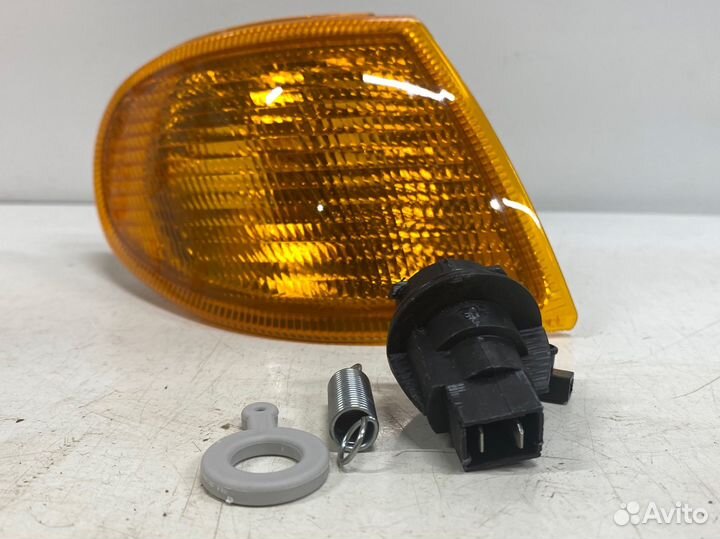 Указатель поворота Ваз-2114 желтый правый Тольятти