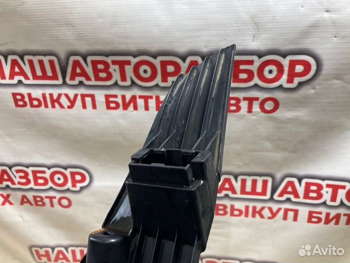 Накладка на торпедо Skoda Yeti хэтчбек 2012