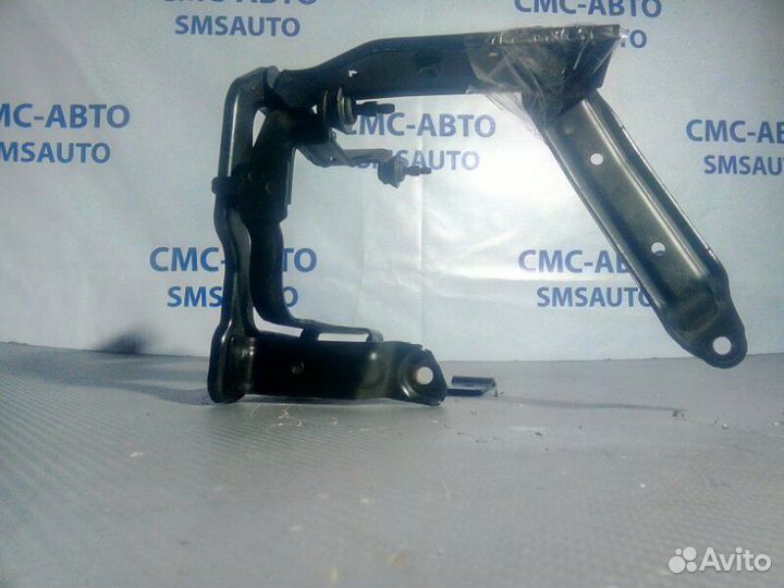 Кронштейн насоса гур Volvo C30 2005-2012