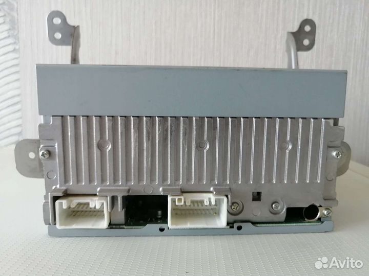 Штатная магнитола на mitsubishi outlander xl