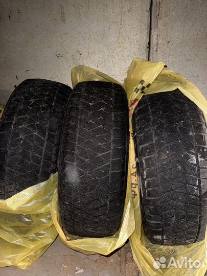 Bridgestone Blizzak DM-V2 235/55 R20 102T