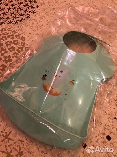 Слюнявчик силиконовый