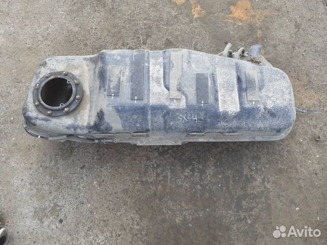 Бензобак Suzuki SX4