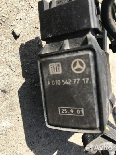 Задний датчик уровня кузова Mercedes-Benz W203