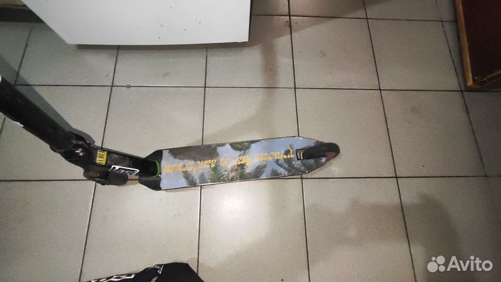 Трюковой самокат кастом парк