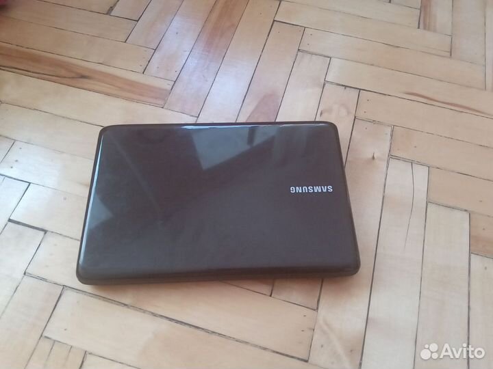 Ноутбук Samsung Core i3 + AMD Radeon + SSD