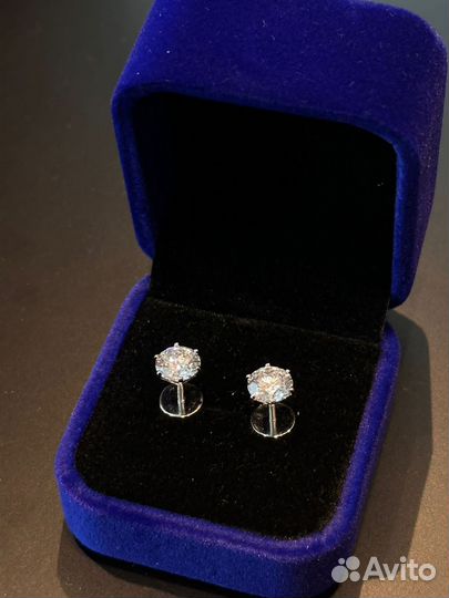 Пусеты с выращенным бриллиантом по 1 карату каждый