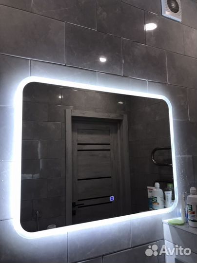 Зеркало с подсветкой для ванной