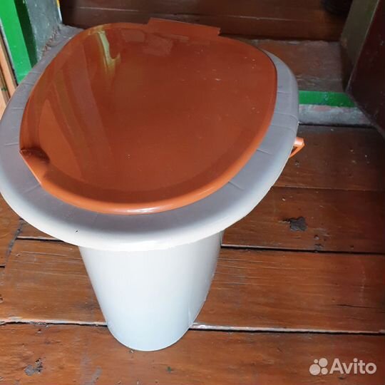 Ведро-биотуалет, судок и памперсы для взрослых