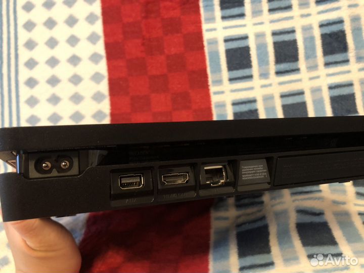 PS4 Slim 1Tb + 2 новых джойстика и много игр