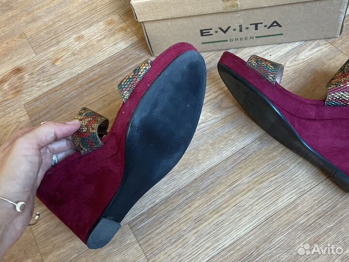 Босоножки Evita