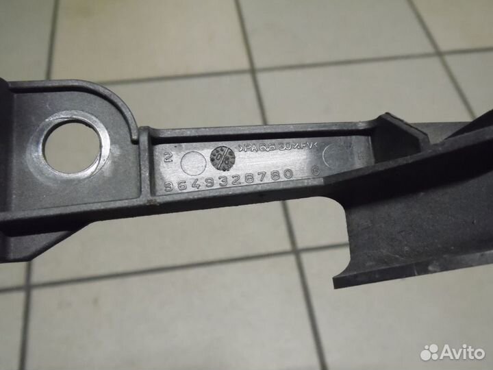 Кронштейн фары левый Ситроен С4 2008