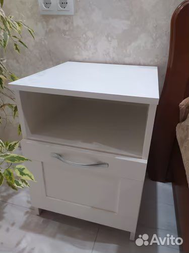 Тумбочка прикроватная икеа бримнэс