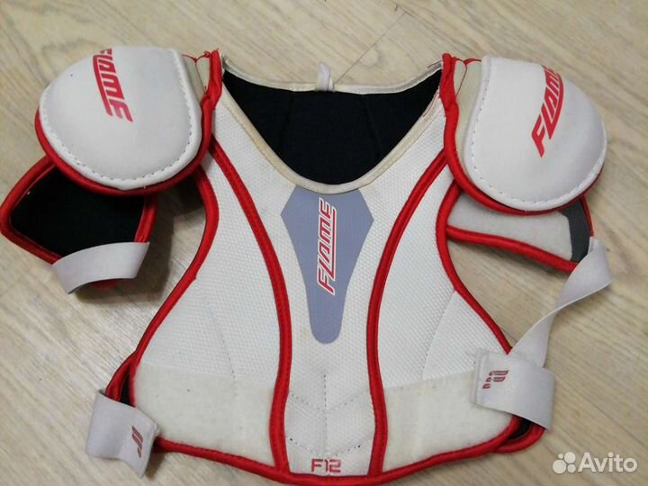 Нагрудник хоккейный