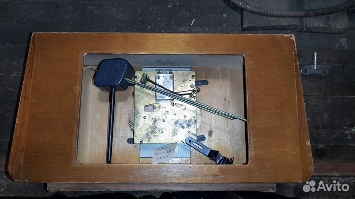 Часы Янтарь