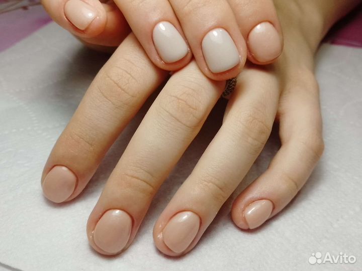 Мастер по маникюру