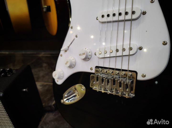 Леворукая Электрогитара + комбик (комплект)