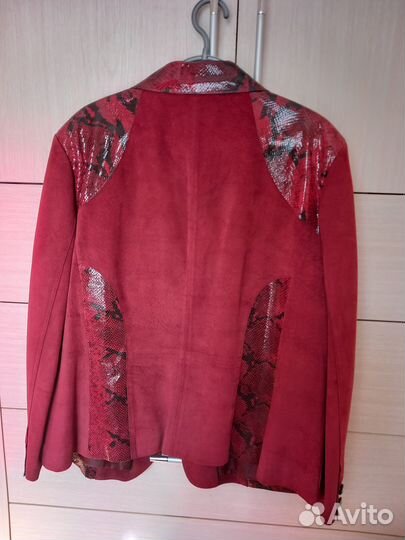 Продаю кожаный пиджак