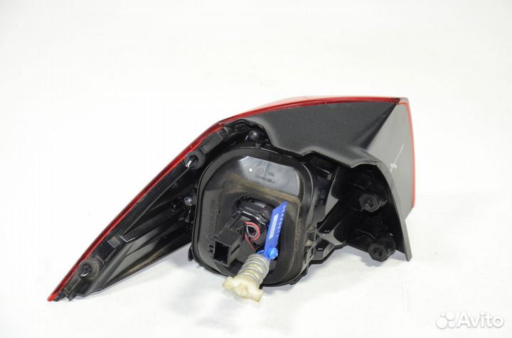 Фонарь наружний задний правый Volkswagen Golf 5G1