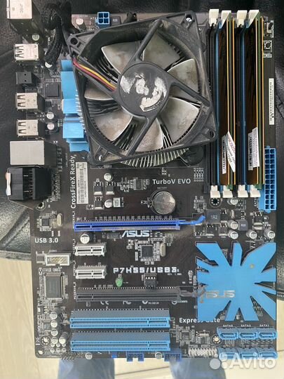 Материнская плата с процессором и памятью