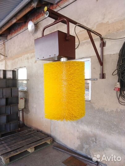 Щетка - Чесалка для коров (крс)