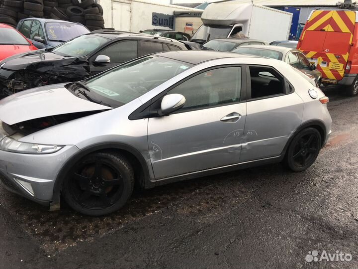 Разбирается honda Civic 5D 2006-2012