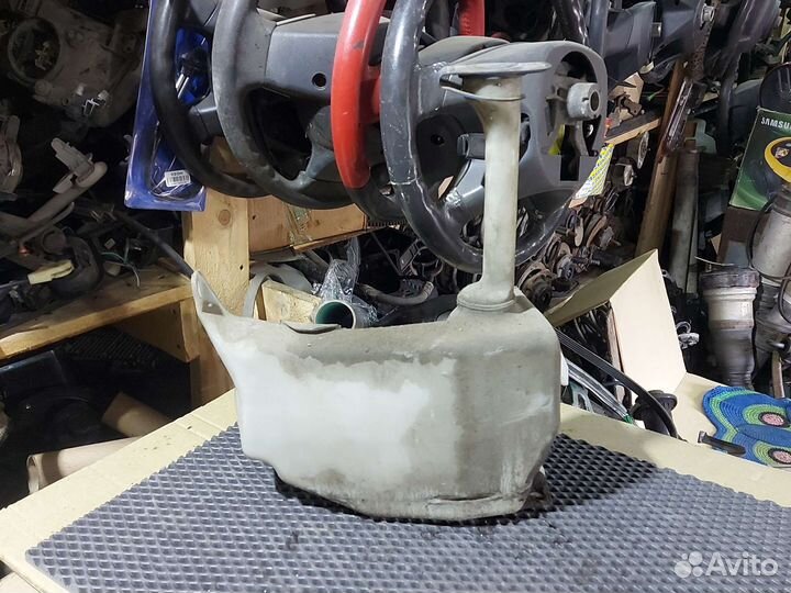 Бачок омывателя лобового стекла Volkswagen t4