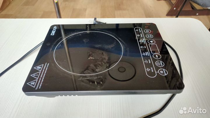Продам б/у индукционную плитку dexp INS-2000