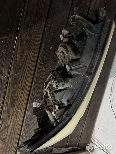 Фара передняя правая toyota land cruiser 200