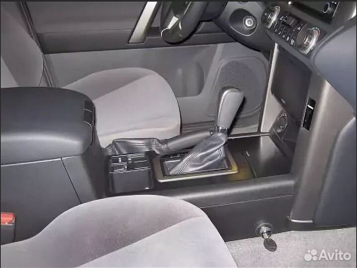 Toyota LC150 Замок на коробку оригинал PL1647K