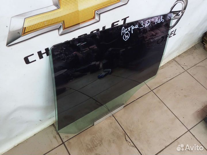 Заднее левое стекло Опель Астра Н хэтчбэк