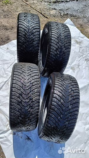 Nokian Tyres Hakkapeliitta 8 215/55 R16 37