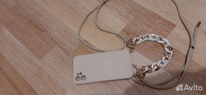 Чехол на iPhone