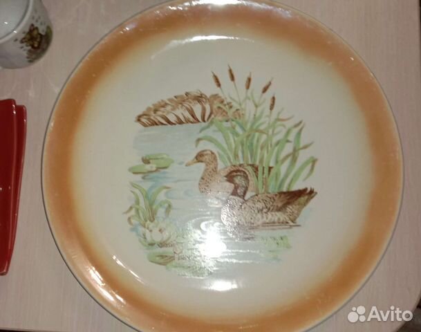 Фаянсовая тарелка декоративная