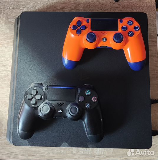 Sony PS4 Slim 1tb + 2 геймпада