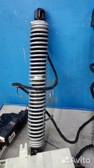 Доводчик багажника Bmw 5 Series F10