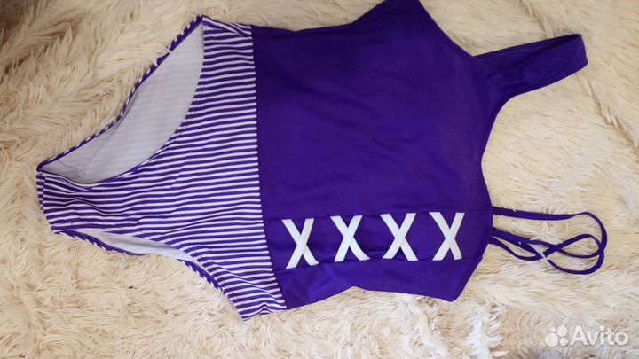 Купальник слитный на 10-12 л