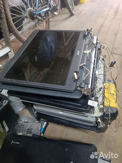 Матрицы (крышки) от ноутбуков одним лотом 70+ шт