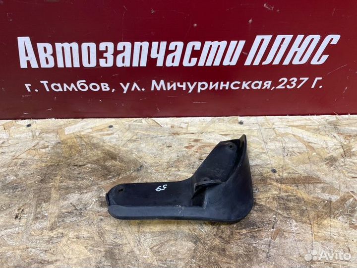 Брызговик передний правый LADA Vesta