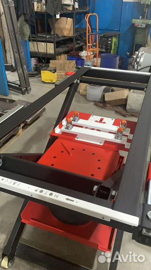 Мобильный ножничный пневмоподъемник 3т