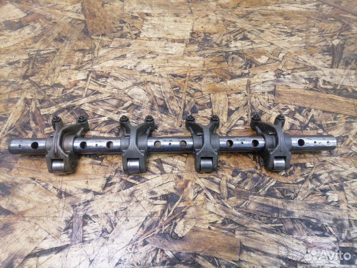 Ось коромысел (выпуск) Mitsubishi Carisma DA 4G93