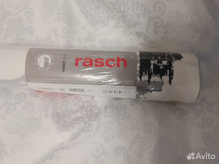 Новый рулон обоев