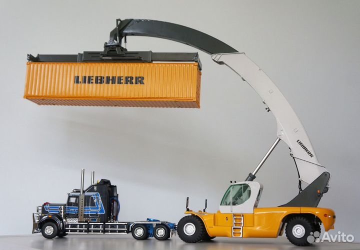 1/50 погрузчик Liebherr 1:50 контейнер ричстакер