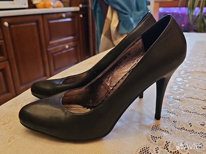 Туфли женские 40 размер. По факту 39