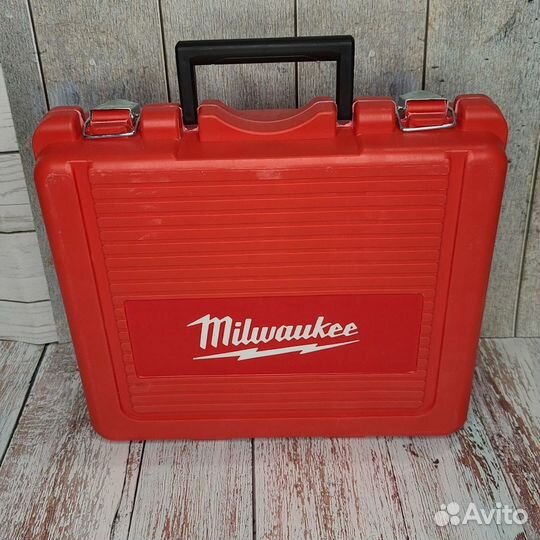 Шуруповерт Milwaukee 36V