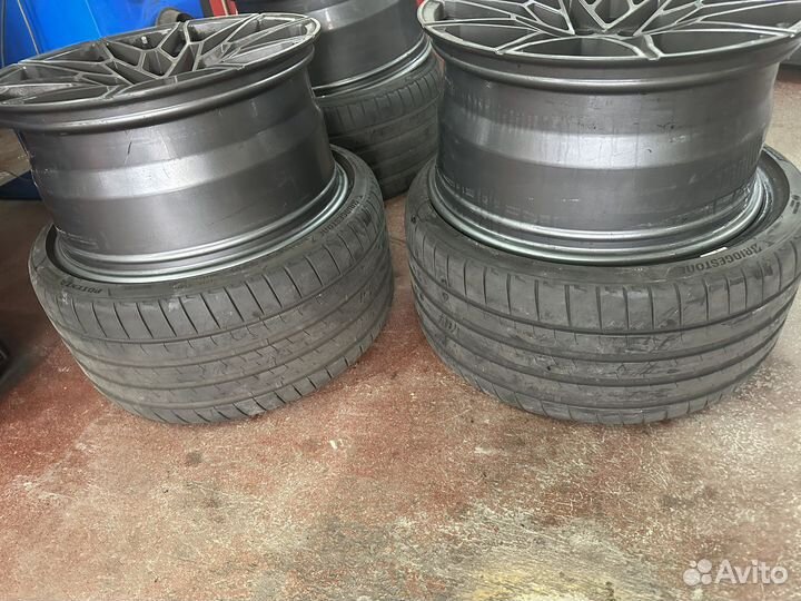 Bridgestone Potenza Sport 375/30 R20 и 385/30 R20
