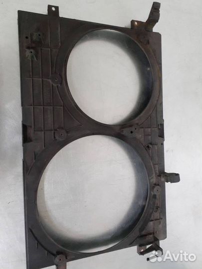 Диффузор вентилятора Volkswagen Bora 2000