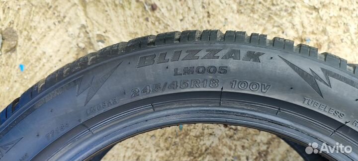 Bridgestone Blizzak LM-005 245/45 R18 100V