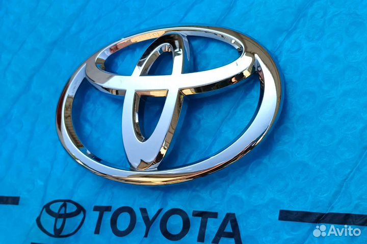 Эмблема задняя Ленд Крузер 200 Оригинал 2007-2015