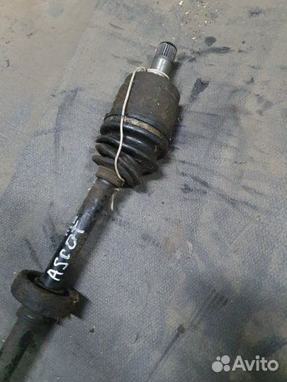 Привод, полуось передний правый Honda Ascot Innova